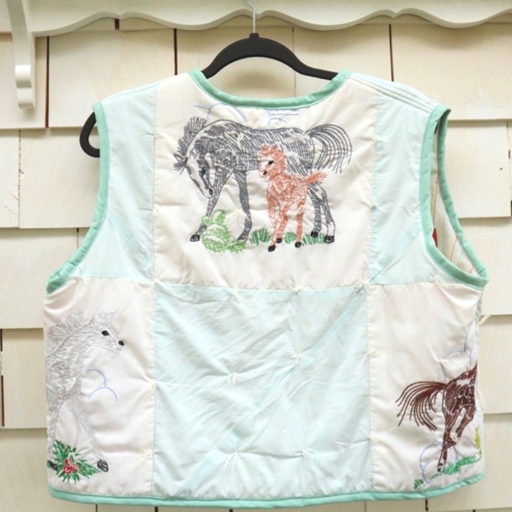 Upcycled Horse Embroidered Vest from A Vintage Quilt L - Picture 4 of 9
